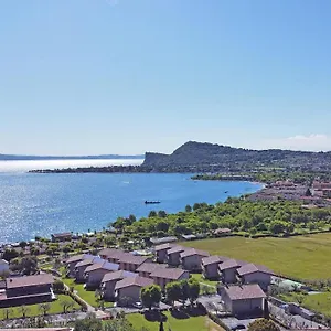 https://residence-onda-blu-manerba-del-garda.it-lombardy.com