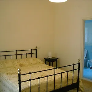https://domus-aurea-naples.hotels-amalfi.com