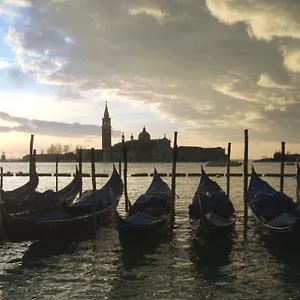 https://rudy-house-venice.hotelinveneto.com